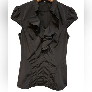 🔥🖤Gorgeous Express size S black top with ruffles around front; snatched waist!
